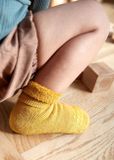 Dětské zateplené protiskluzové ponožky Horčičné